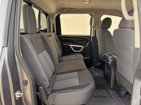 Used 2023 Nissan Titan SV w/ SV Convenience Package RWD image 33