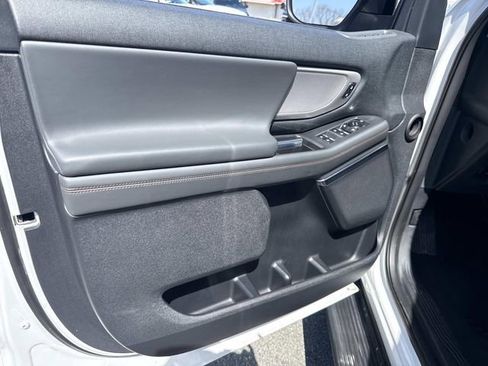 Certified 2025 Ford Expedition Active AWD/4WD image 16