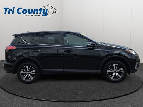 Used 2018 Toyota RAV4 XLE FWD image 8