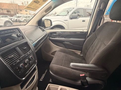Used 2012 Dodge Grand Caravan SE image 5