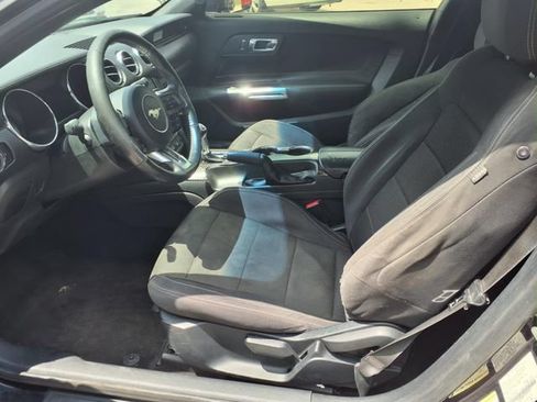 Used 2015 Ford Mustang Coupe RWD image 11