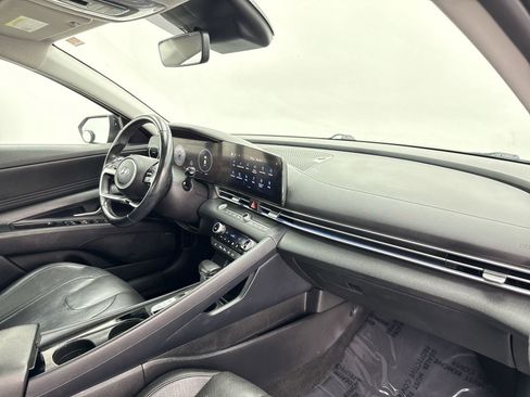 Used 2022 Hyundai Elantra Limited w/ Preferred Accessory Package image 34