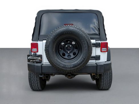Used 2018 Jeep Wrangler Sport AWD/4WD image 8