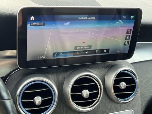 Used 2020 Mercedes-Benz GLC 300 4MATIC image 22