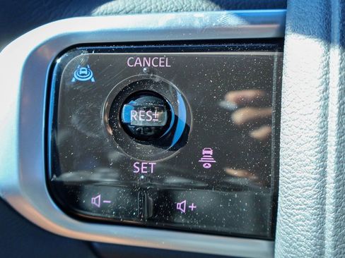 New 2026 Nissan Armada SL w/ Captain's Chari Seat Package image 10