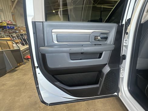Used 2018 RAM 2500 SLT AWD/4WD image 15