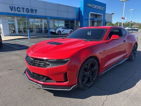 Used 2020 Chevrolet Camaro LT RWD image 1