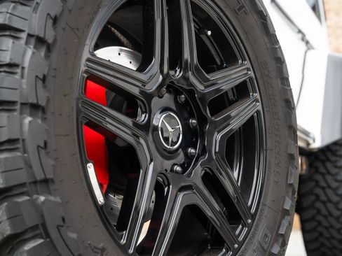 Used 2017 Mercedes-Benz G 550 Squared image 2