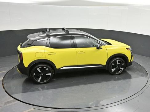 Used 2025 Nissan Kicks SR FWD image 22