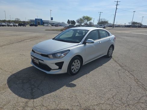 Used 2023 Kia Rio LX image 7