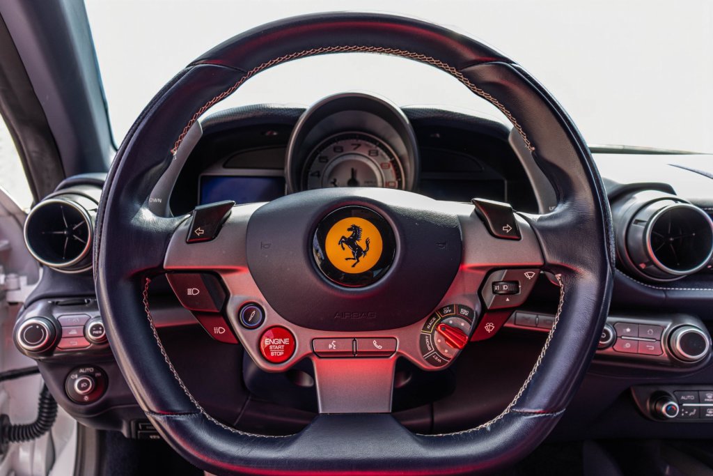 Certified 2019 Ferrari 812 Superfast RWD image 4