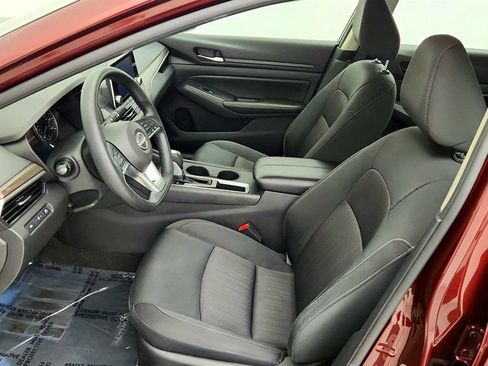 Used 2025 Nissan Altima 2.5 SV FWD image 19