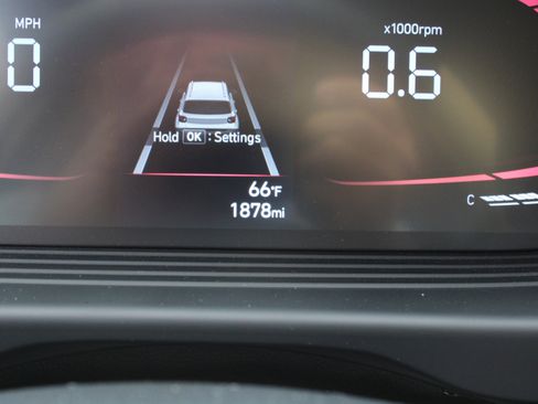 Used 2025 Hyundai Venue SE FWD image 16