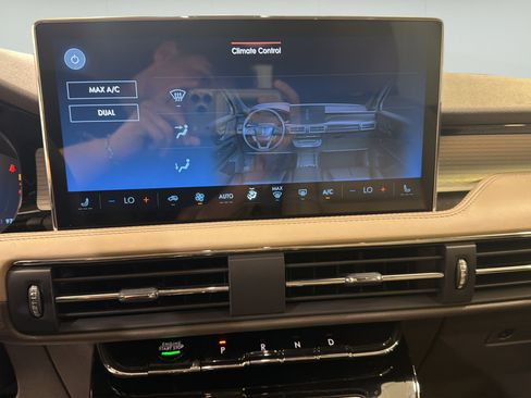 Used 2024 Lincoln Corsair FWD image 18