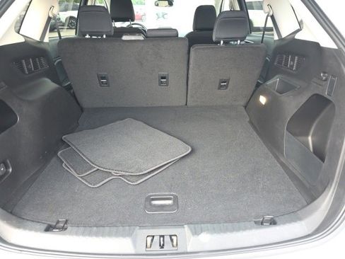 Used 2024 Ford Edge SE image 16