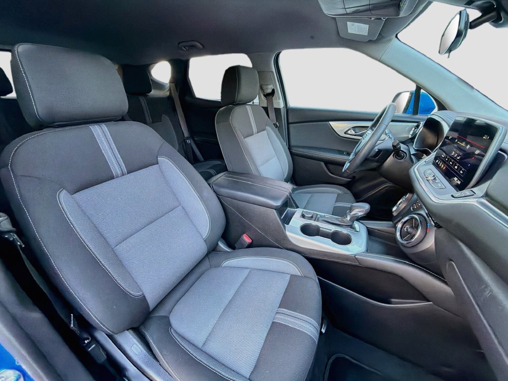 Used 2025 Chevrolet Blazer LT FWD image 27