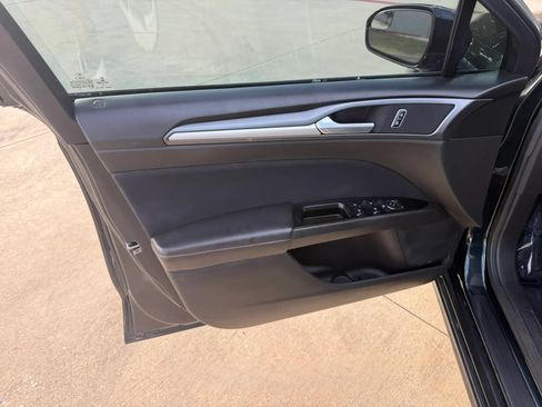 Used 2014 Ford Fusion SE FWD image 7