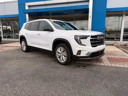 Used 2024 GMC Acadia Elevation image 10