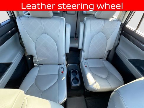 Used 2024 Toyota Highlander Platinum image 27