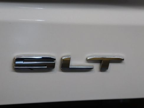 Used 2019 GMC Sierra 1500 SLT w/ SLT Premium Plus Package AWD/4WD image 30