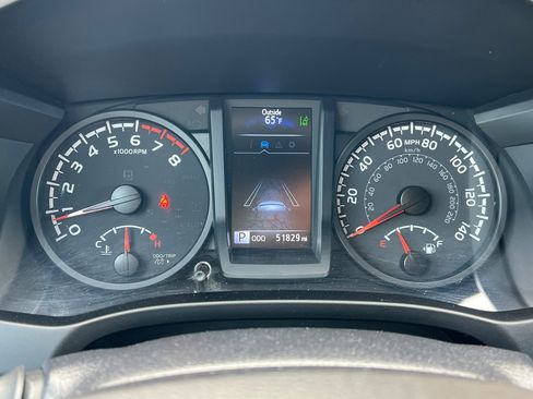 Used 2022 Toyota Tacoma SR image 30