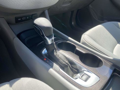 Used 2025 Chevrolet Malibu LS FWD image 25