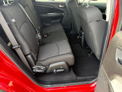 Used 2020 Dodge Journey SE image 11