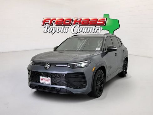 Used 2026 Volkswagen Tiguan SE R-Line FWD image 1