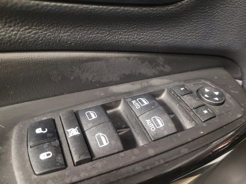 Used 2023 Jeep Cherokee Altitude Lux image 27