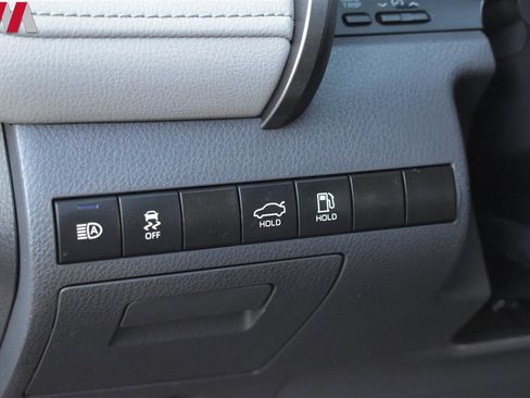 Used 2022 Toyota Camry LE image 14