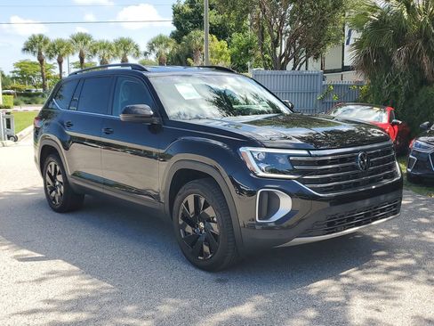 Certified 2026 Volkswagen Atlas SE w/ Black Wheel Package AWD/4WD image 2