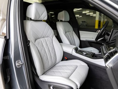 Used 2024 BMW X5 xDrive50e w/ Executive Package AWD/4WD image 31