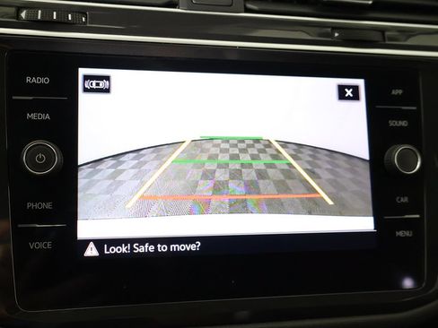 Used 2024 Volkswagen Tiguan SE FWD image 51