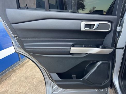 Used 2022 Ford Explorer XLT w/ Equipment Group 202A image 22