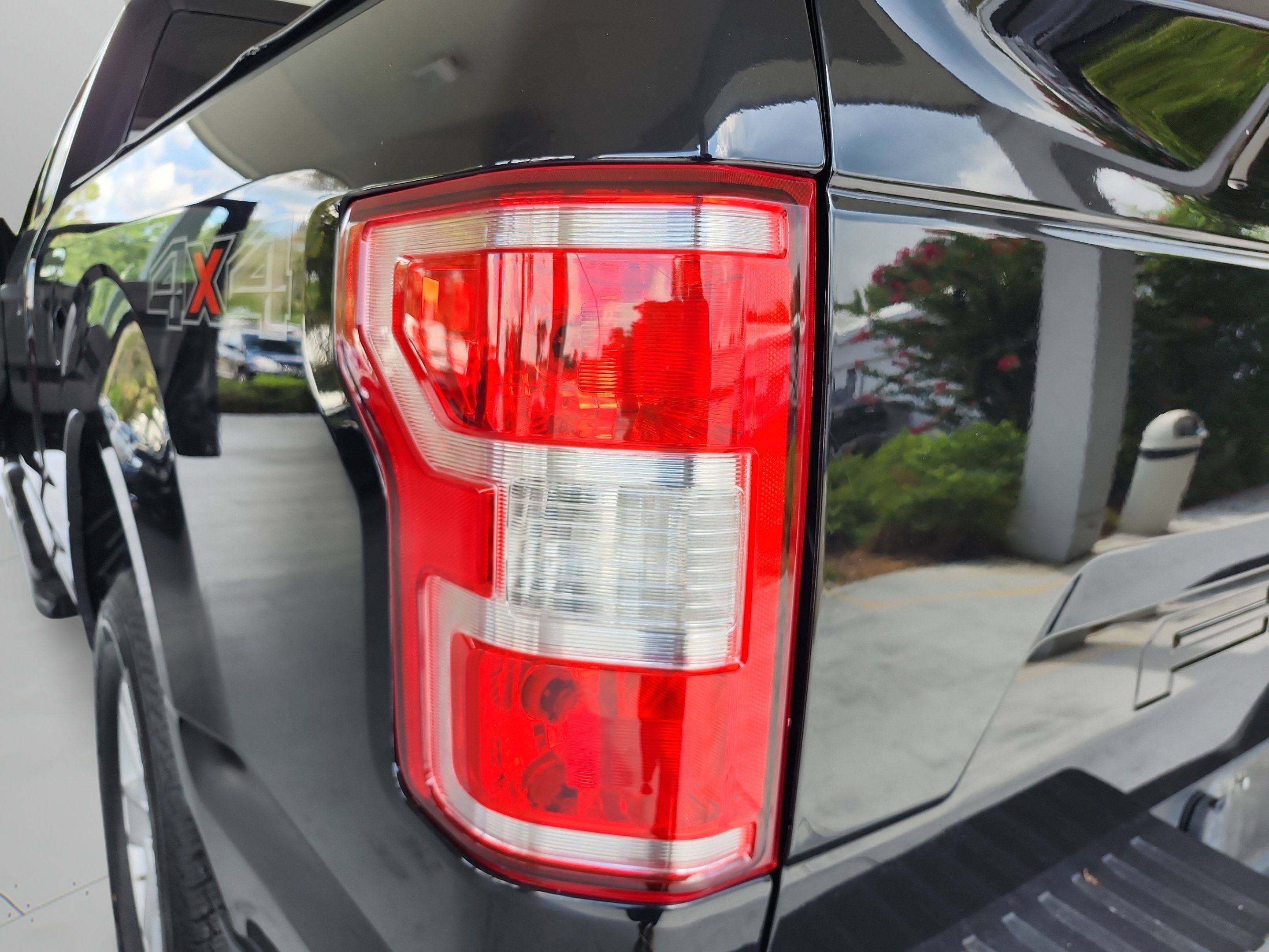 Used 2019 Ford F150 XLT w/ Heavy-Duty Payload Package AWD/4WD image 31