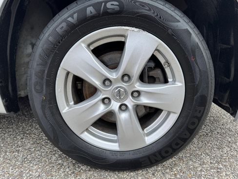 Used 2015 Nissan Quest SV image 8