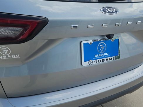Used 2023 Ford Escape ST-Line AWD/4WD image 7