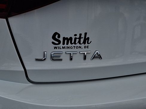 Certified 2024 Volkswagen Jetta SE FWD image 32