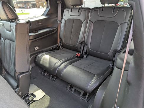 Used 2024 Jeep Grand Cherokee L Laredo image 12