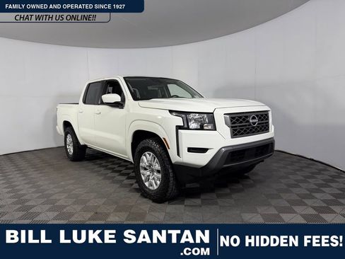 Used 2022 Nissan Frontier SV image 1