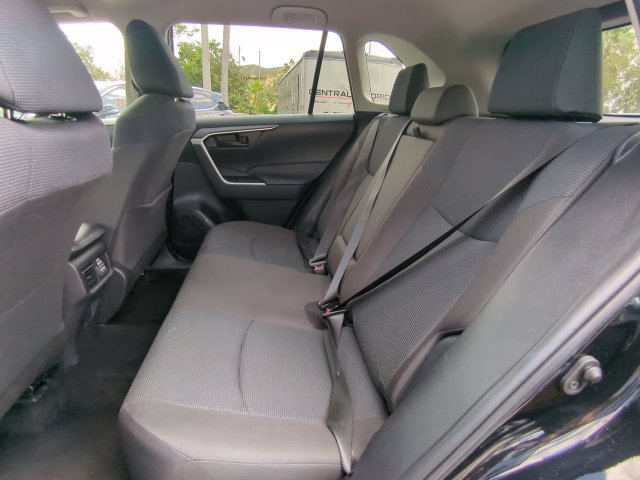 Used 2025 Toyota RAV4 LE AWD/4WD image 15
