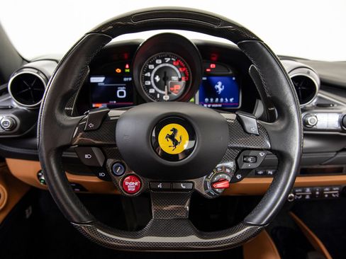 Certified 2022 Ferrari F8 Tributo RWD image 11