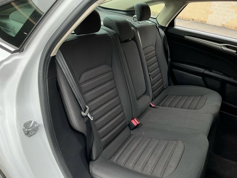 Used 2019 Ford Fusion SE image 20