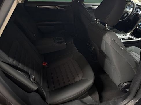 Used 2020 Ford Fusion SE FWD image 14