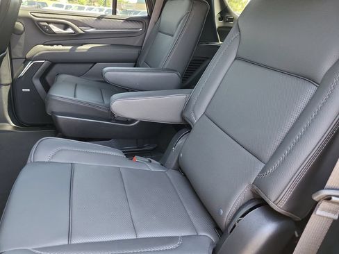 Used 2024 GMC Yukon Denali w/ Advanced Technology Package AWD/4WD image 15