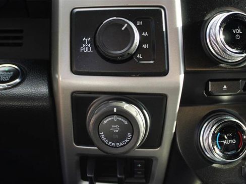 Used 2017 Ford F150 Lariat w/ Equipment Group 502A Luxury AWD/4WD image 22
