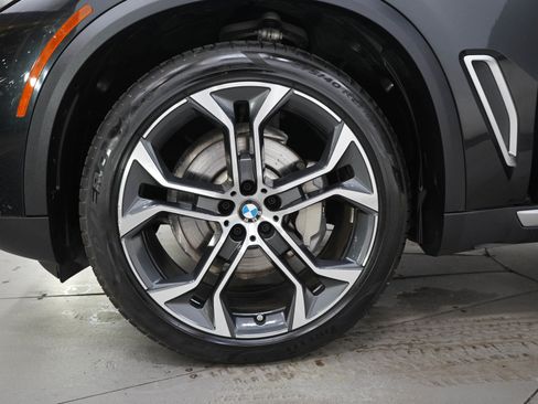 Used 2023 BMW X5 xDrive40i AWD/4WD image 32