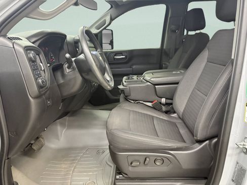 Used 2024 Chevrolet Silverado 2500 Custom w/ Custom Value Package AWD/4WD image 12