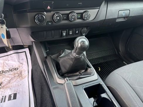 Used 2019 Toyota Tacoma TRD Sport image 22