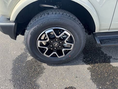 New 2026 Ford Bronco Outer Banks AWD/4WD image 7